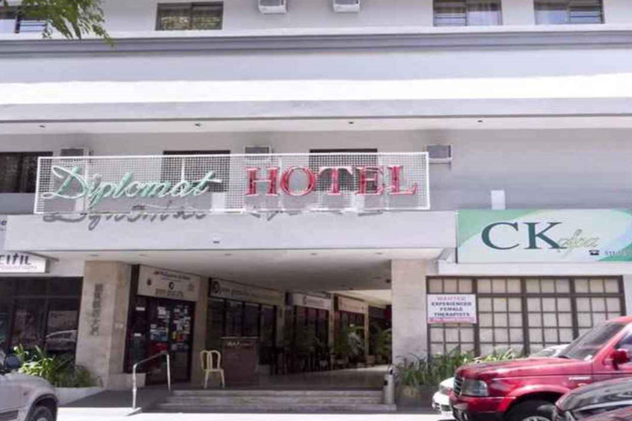 Diplomat Hotel Cebu Stadt Exterior foto